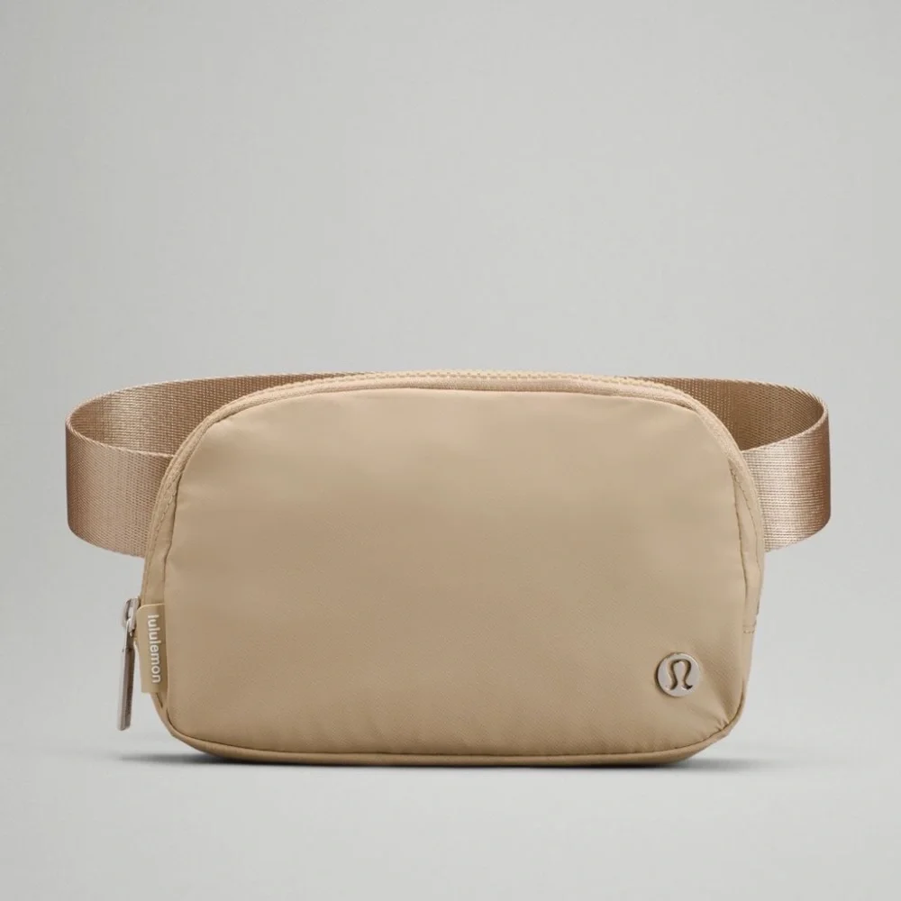 Lululemon Everywhere Belt Bag Extended Strap Trench RARE - Picture 1 of 6